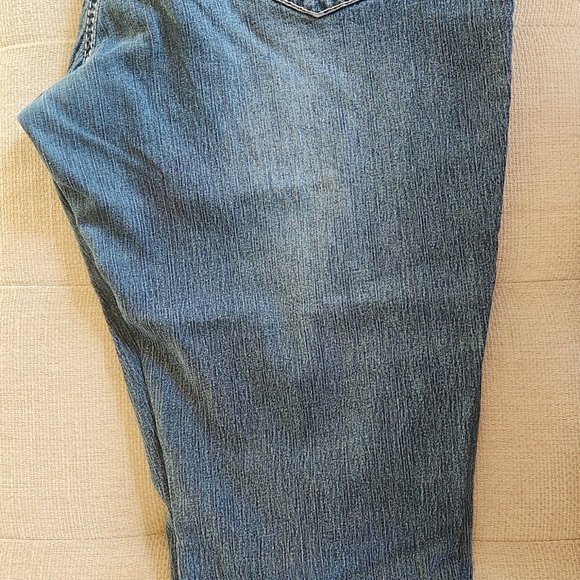 Angels capris - Picture 2 of 2